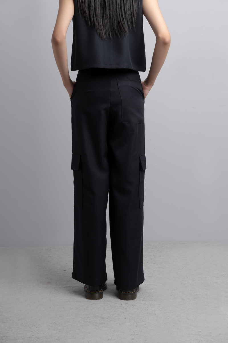 Brie Cargo Pants in Midnight